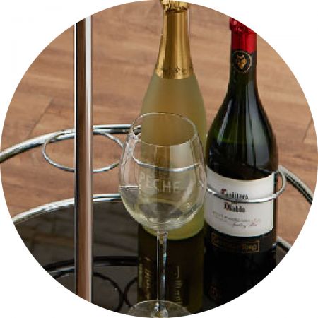 Può contenere fino a 3 bottiglie di vino.